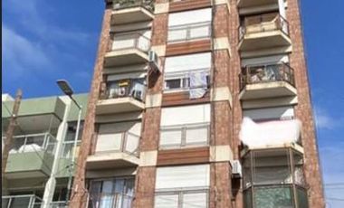 Depto. al frente en Lomas
