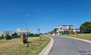 Terreno en venta - 749mts2 - San Simón