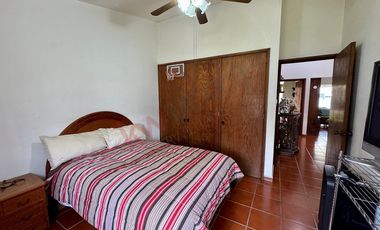 Venta casa LOMAS DE COCOYOC. Doble terreno