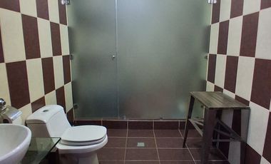 CASA COMERCIAL 3D 2B CON GALPÓN EN QUINTA NORMAL