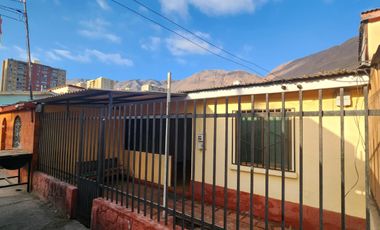 CASA EN VENTA! SECTOR NORTE PSJE PUEBLO NUEVO 109 M2 3D 1B
