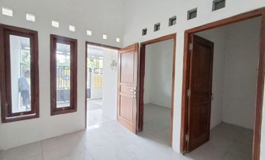 Rumah Murah Minimalis Mungil dekat RS Ngipang Kadipiro Banjarsari