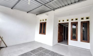 Rumah Murah Minimalis Mungil dekat RS Ngipang Kadipiro Banjarsari