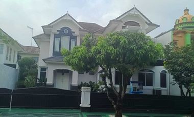 Luxury 2-Story House with 5 Bedrooms & Private Pool in Kota Wisata Cileungsi
