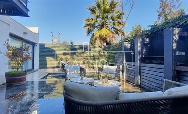 Casa en Arriendo en a pasos de colegio manquehue