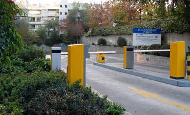 Oficina en Arriendo en Oficina en Arriendo Vitacura / Luis Paster. Jardin del Este