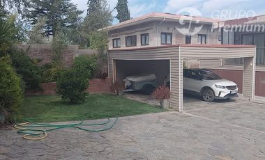 Casa en Venta en Estilosa casa de 273mt2 construidos y 1000mt2 de terreno, con piscina en Locaña