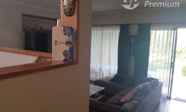 Casa en Venta en Estilosa casa de 273mt2 construidos y 1000mt2 de terreno, con piscina en Locaña