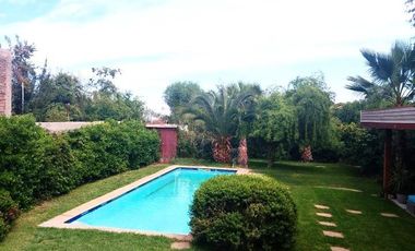 Casa en Venta en Estilosa casa de 273mt2 construidos y 1000mt2 de terreno, con piscina en Locaña