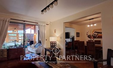 Venta hermosa casa 2 pisos sector Lomas Huasi