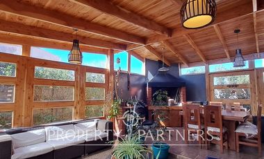 Venta hermosa casa 2 pisos sector Lomas Huasi