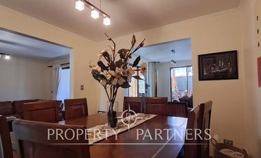 Venta hermosa casa 2 pisos sector Lomas Huasi