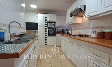 Venta hermosa casa 2 pisos sector Lomas Huasi