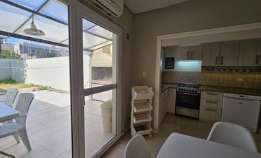 Neuquen. Alquiler Duplex amoblado 3 dormitorios (suite-vestidor) Barrio Rincon de Emilio