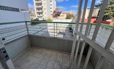 DEPARTAMENTO DE 2 AMBIENTES CON BALCÓN EN ALQUILER