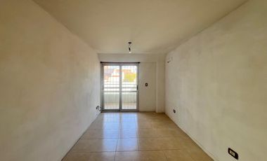 DEPARTAMENTO DE 2 AMBIENTES CON BALCÓN EN ALQUILER