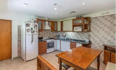 venta de Casa en  Canning 6 Amb con Pileta echeverria del lago