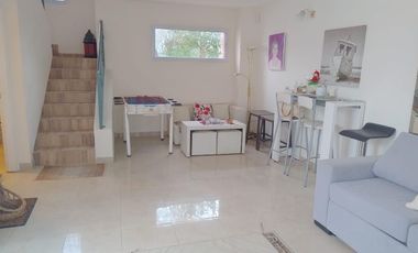 Casa en venta - 2 Dormitorios 1 Baño - Punta Lara