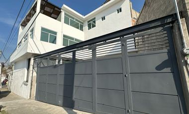 Edificio con uso de suelo en renta en avenida principal de Atizapán de Zaragoza