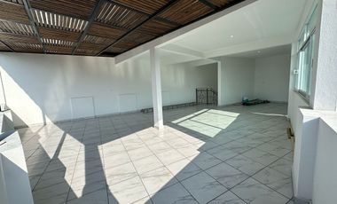 Edificio con uso de suelo en renta en avenida principal de Atizapán de Zaragoza