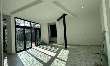 Edificio con uso de suelo en renta en avenida principal de Atizapán de Zaragoza