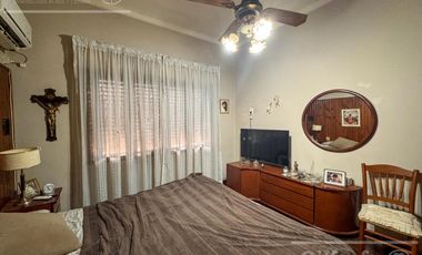 Casa en Venta 3 ambientes en Bernal - Piscina.