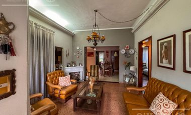 Casa en Venta 3 ambientes en Bernal - Piscina.