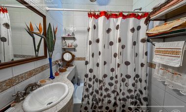 Casa en Venta 3 ambientes en Bernal - Piscina.