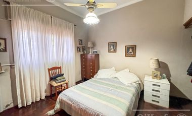 Casa en Venta 3 ambientes en Bernal - Piscina.