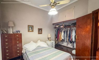 Casa en Venta 3 ambientes en Bernal - Piscina.