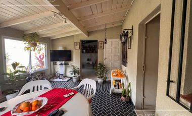 Casa en Venta 3 ambientes en Bernal - Piscina.