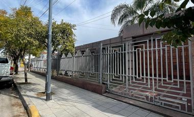Casa en Alquiler Para fines Comerciales - Cerro de las Rosas - Zona Norte