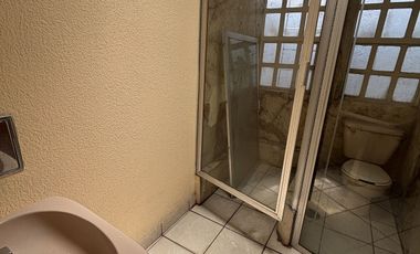 CASA EN RENTA COL. EL PARQUE FRENTE AL TOREO