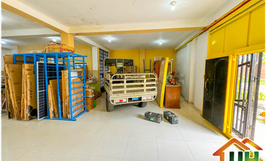 00672 - VENDO LOCAL COMERCIAL + VIVIENDA - YARINACOCHA - AT 200 M2