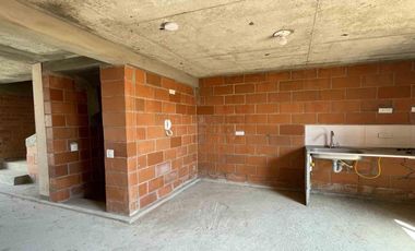 Casa de dos pisos en obra gris en el Conjunto Campestre Entrevientos, Jamundí