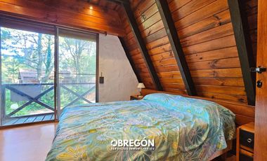 Casa en  Alquiler en Pinamar a 4 cuadras del Centro y 5 de la Playa