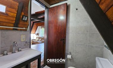 Casa en  Alquiler en Pinamar a 4 cuadras del Centro y 5 de la Playa