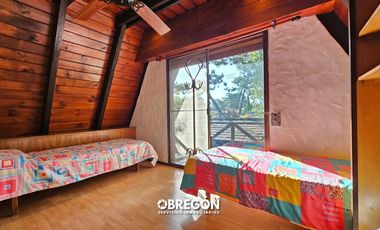 Casa en  Alquiler en Pinamar a 4 cuadras del Centro y 5 de la Playa