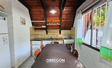 Casa en  Alquiler en Pinamar a 4 cuadras del Centro y 5 de la Playa