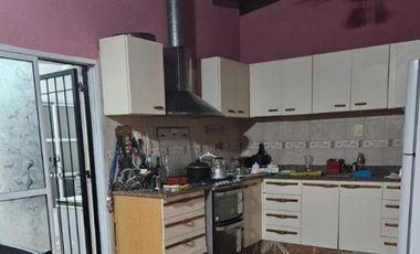 Casa en venta - 4 Dormitorios 2 Baños - Baradero