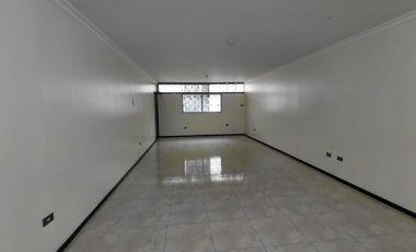 ALQUILER DEPARTAMENTO AMPLIO URDESA CENTRAL PARQUEO PRIVADO (DB)