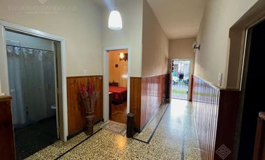 2 dorm   2 baños   jardín   cochera - VENTA DIRECTA!!