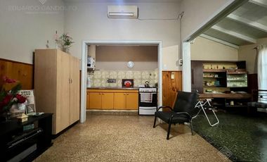 2 dorm   2 baños   jardín   cochera - VENTA DIRECTA!!