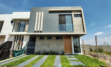 CASA EN VENTA EN VALLE IMPERIAL