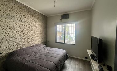 Impecable inmueble con garage y jardín - Vta Directa - OPORTUNIDAD!!!