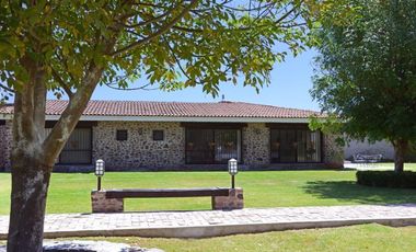Casa renta La Laja