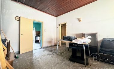 Venta Casa con 2 dormitorios en Remedios de Escalada.