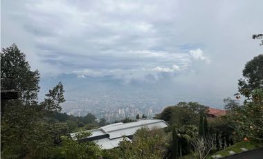 Venta de Hermosa Casa en Las Palmas en Exclusiva Unidad Cerrada