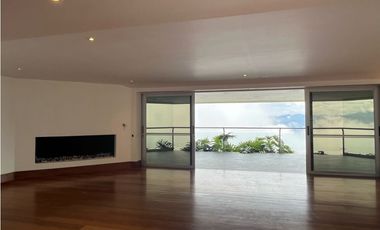 Venta de Hermosa Casa en Las Palmas en Exclusiva Unidad Cerrada