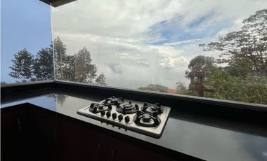 Venta de Hermosa Casa en Las Palmas en Exclusiva Unidad Cerrada